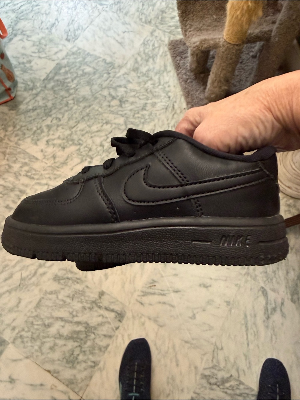 Nike Kids Black Low-Top Leather Sneakers